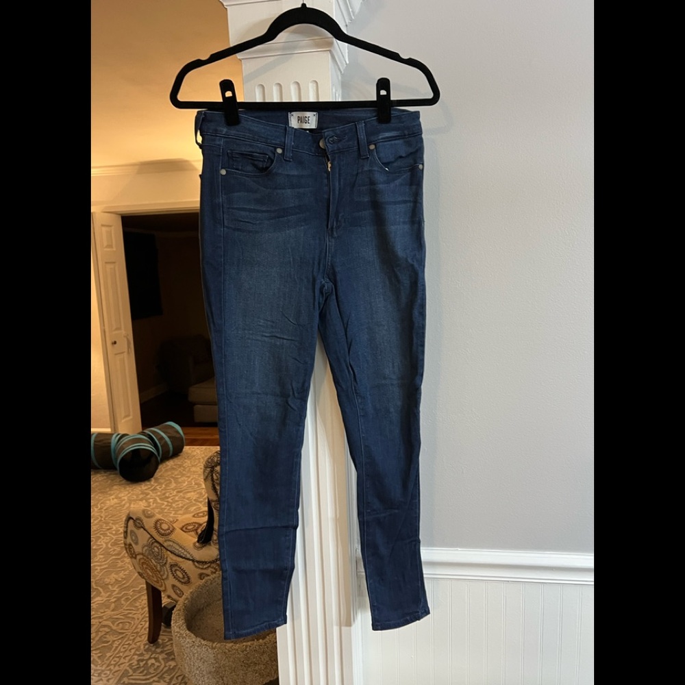 Like new Paige skinny jeans. Style is Hoxton Ankle. Size 29.